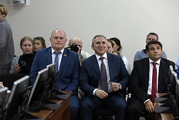 Четыре кандидата в губернаторы Тюменской области получили удостоверения о регистрации